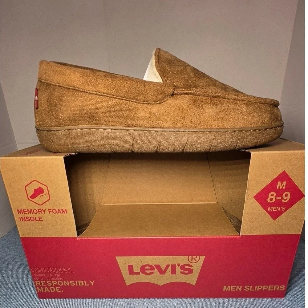 Levi's Mens Tan Suede Moccasin Slippers Memory Foam House Shoes Size M 8-9 NEW